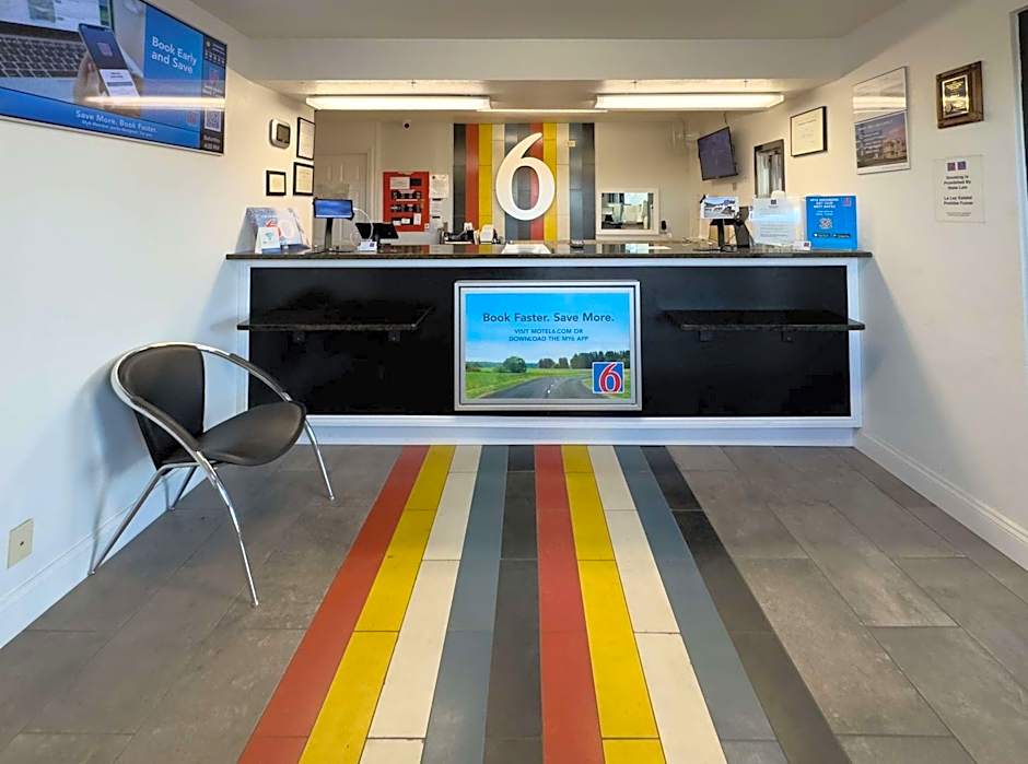 Motel 6-Janesville, WI