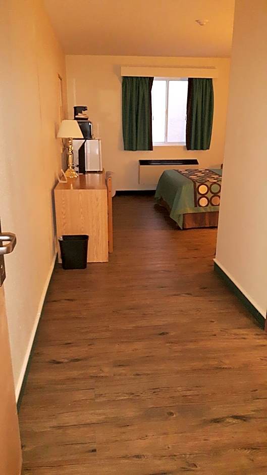 Super 8 by Wyndham Moose Jaw SK