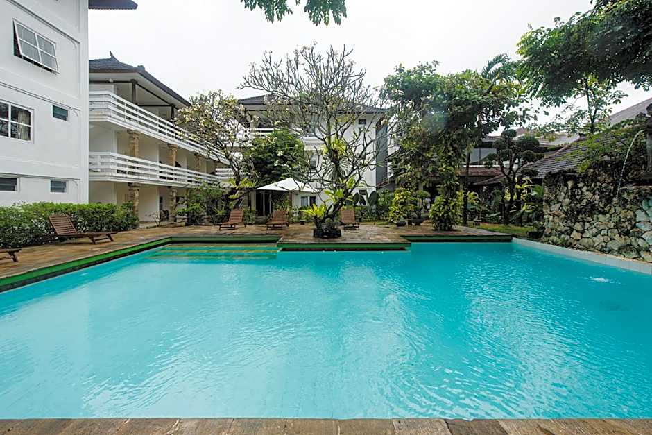 Sari Bunga Hotel - Legian, walking distance to Legian Beach