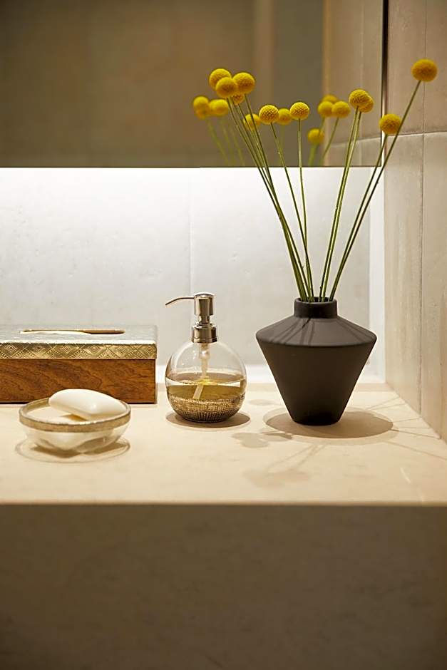 Elix, Mar-Bella Collection