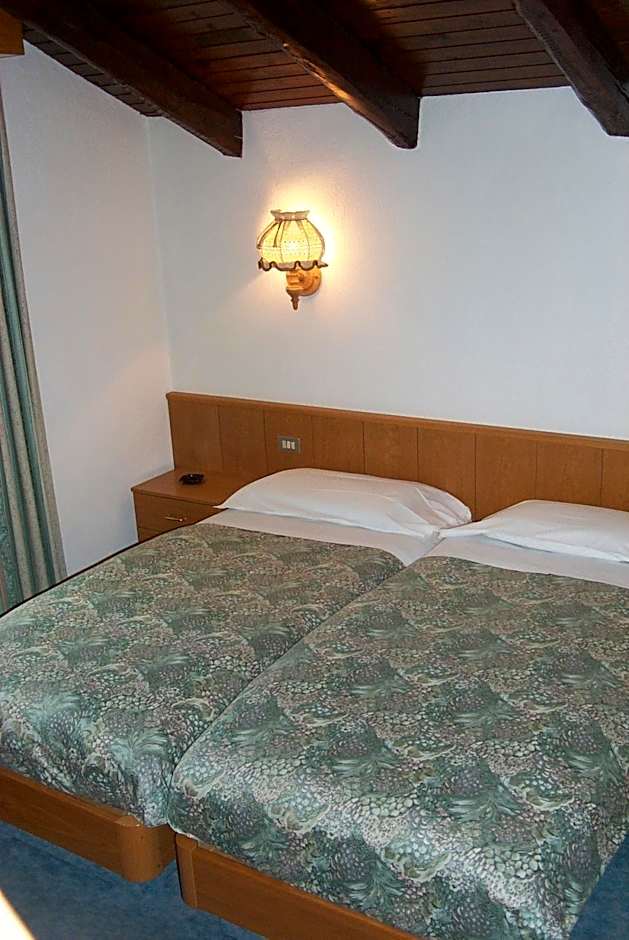 Hotel Ottoz Meublé