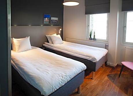 Studio Twin with kitchenette ( Pets Allowed )