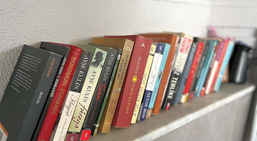 Gardenya Lara Suit Hotel