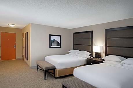 2 Queen Beds