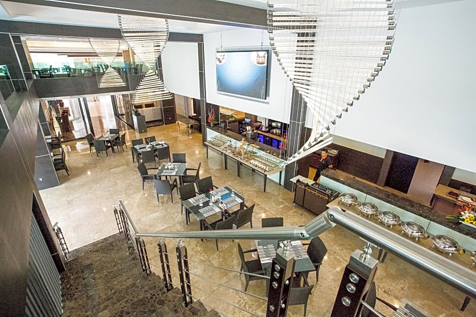 Hotel Royale Signature