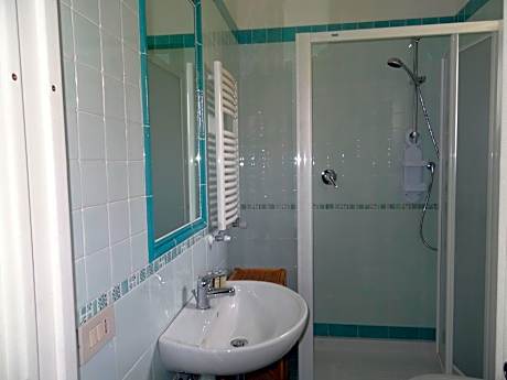 Triple Room with Private Bathroom