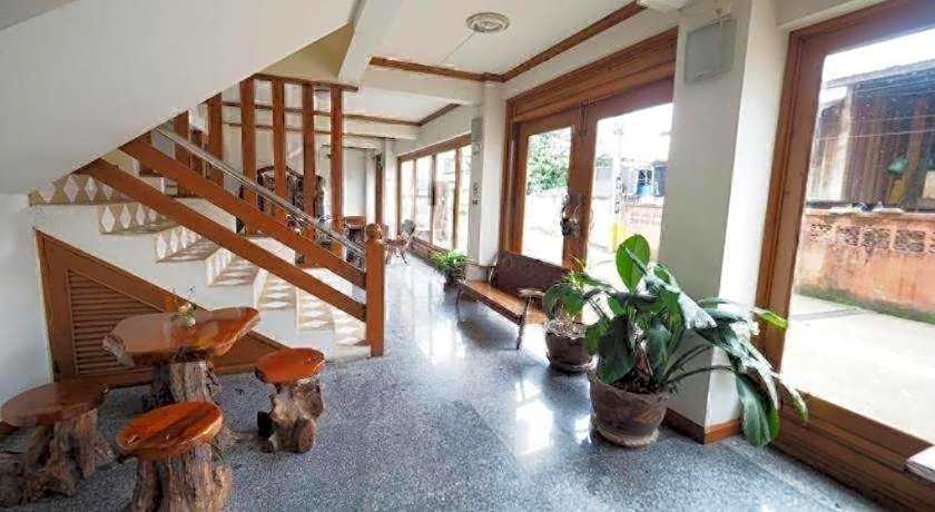 Fah Place Hotel