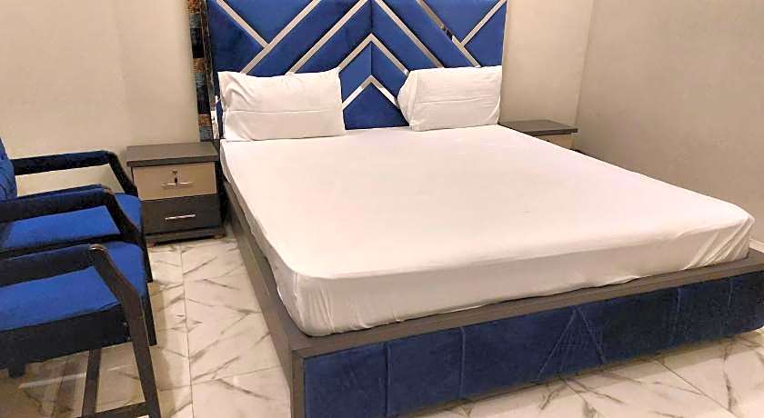 Couples Friendly Guest House
