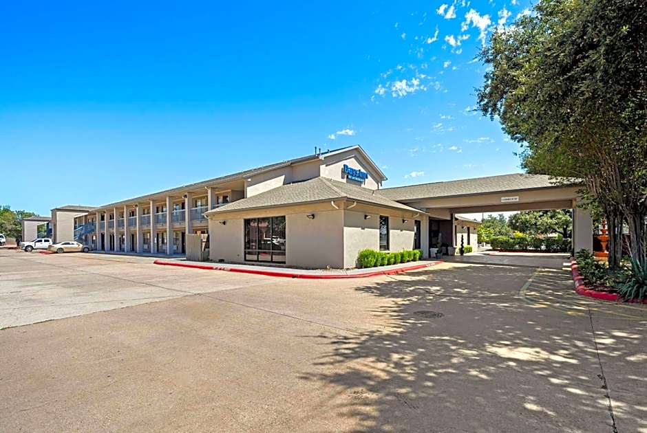 Days Inn by Wyndham Round Rock