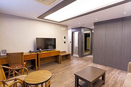 2-Bedroom Premier Suite