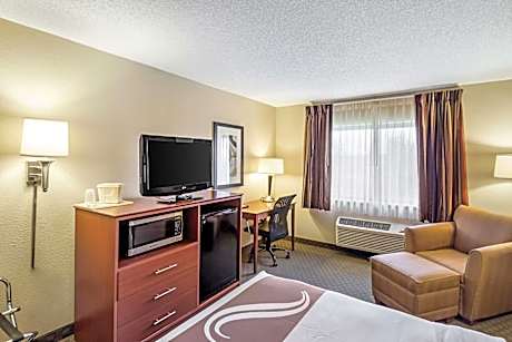 One Room Suite with Whirlpool - Non Smoking/Upper floor