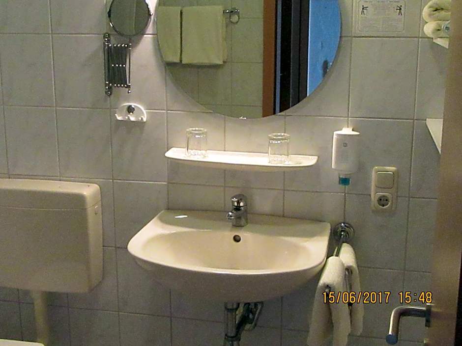 Photo 1 of 1 of Single Room