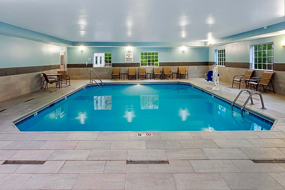 Holiday Inn Express & Suites Carmel North  Westfield By IHG