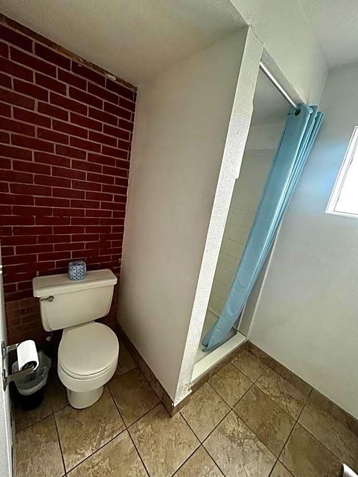 Travelers Inn by OYO Longview Kelso