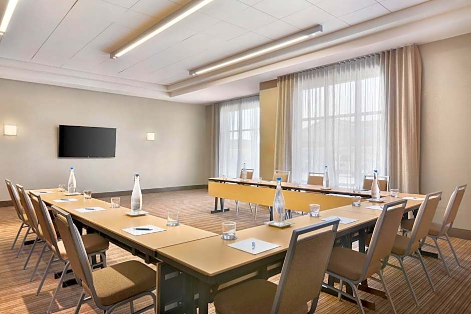 Four Points by Sheraton Fargo Medical Center