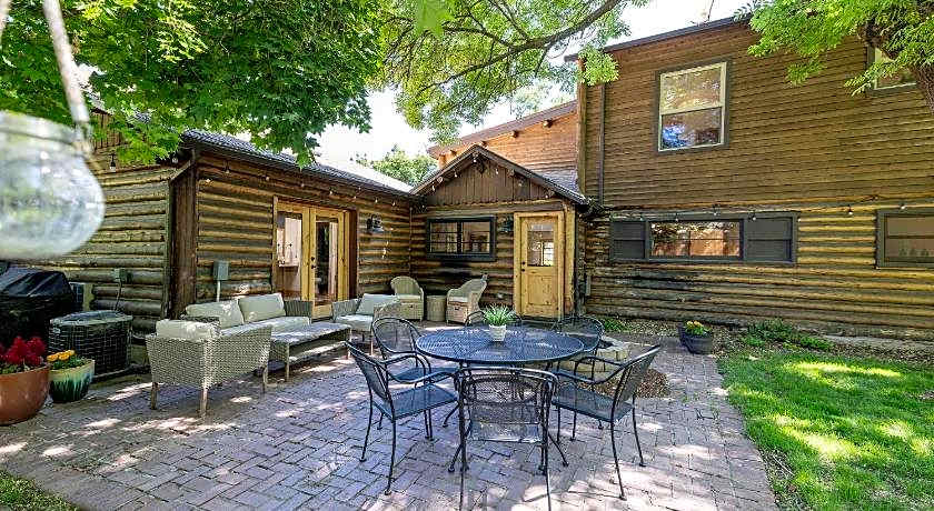 Engen Hus Bed and Breakfast