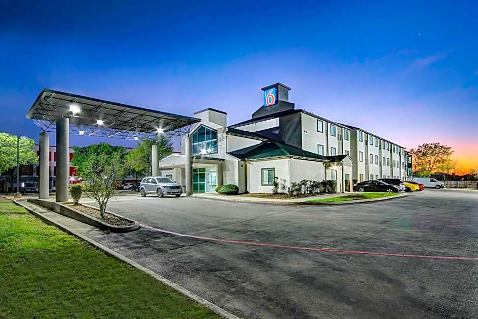 Motel 6-San Antonio, TX - Sea World North