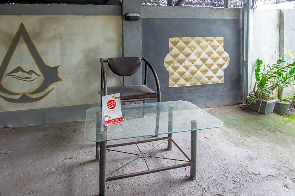 OYO Life 93405 Montong Are Residence