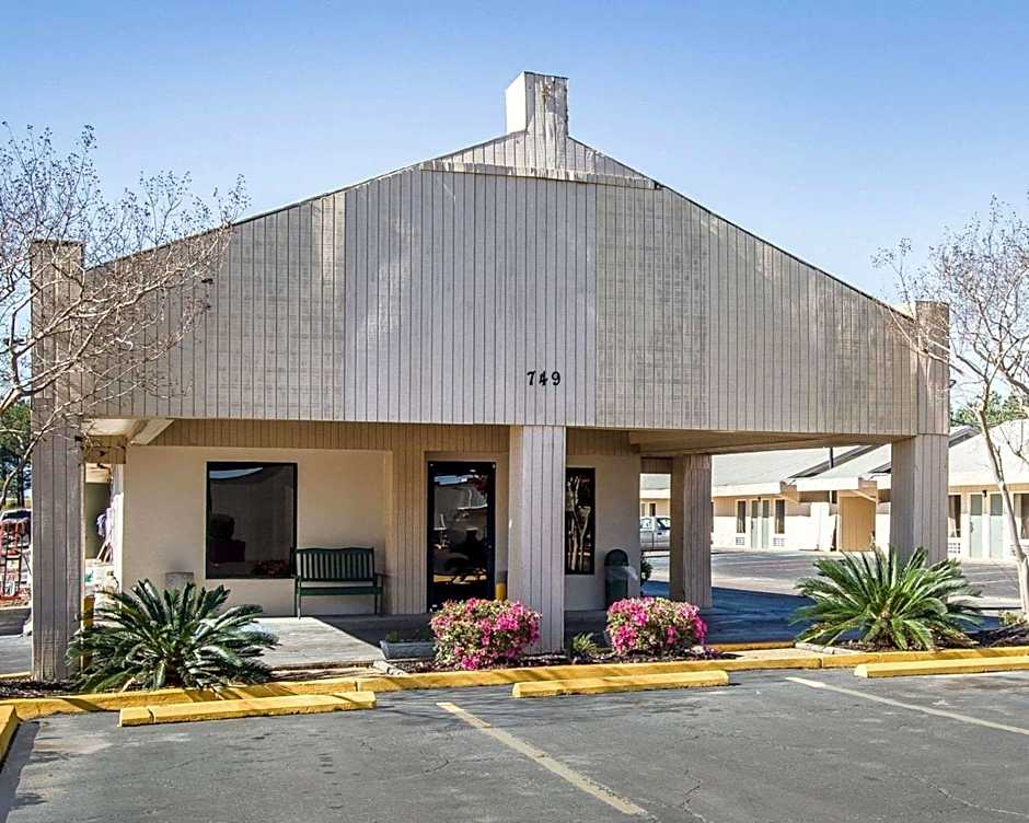 Rodeway Inn Brookhaven
