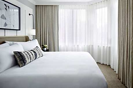 One-Bedroom King Suite with Park View