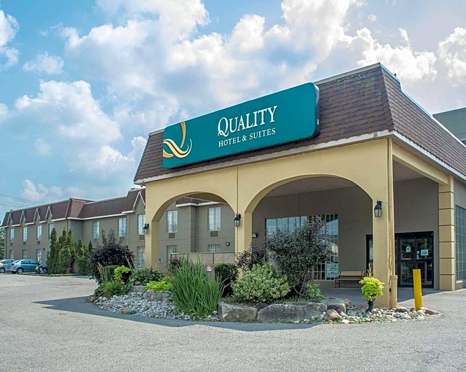 Quality Hotel & Suites Woodstock