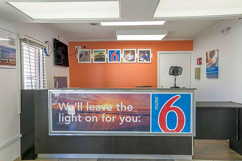 Motel 6-Dothan, AL