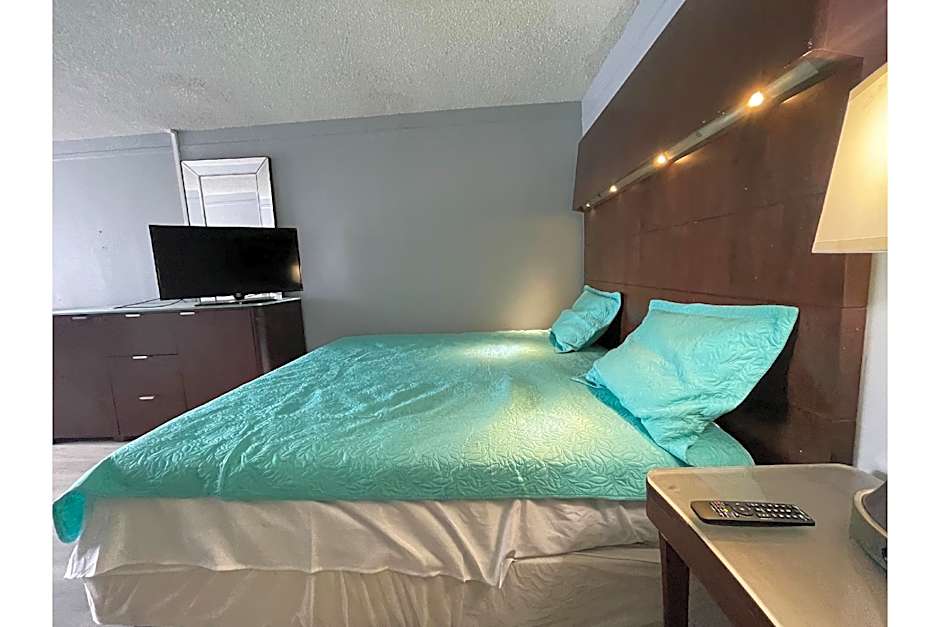 Lamplighter Inn by OYO Charlotte Airport Area