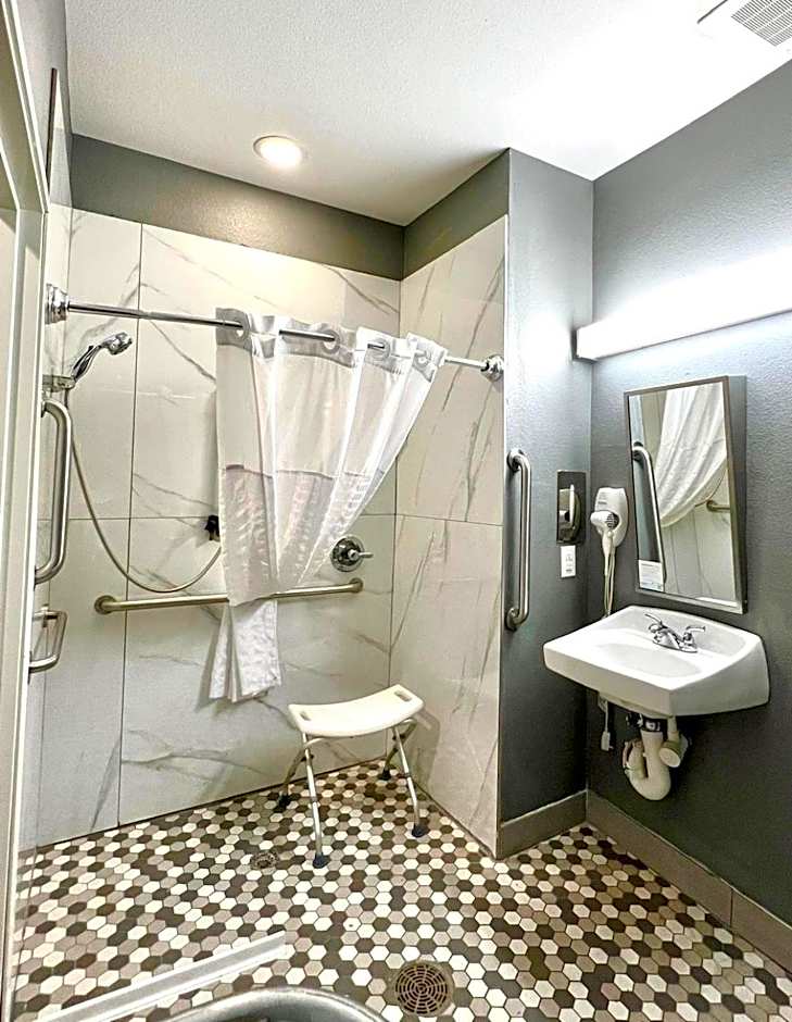 Microtel Inn and Suites by Wyndham Austin Airport
