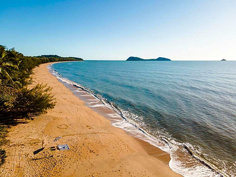 Villa Beach Palm Cove