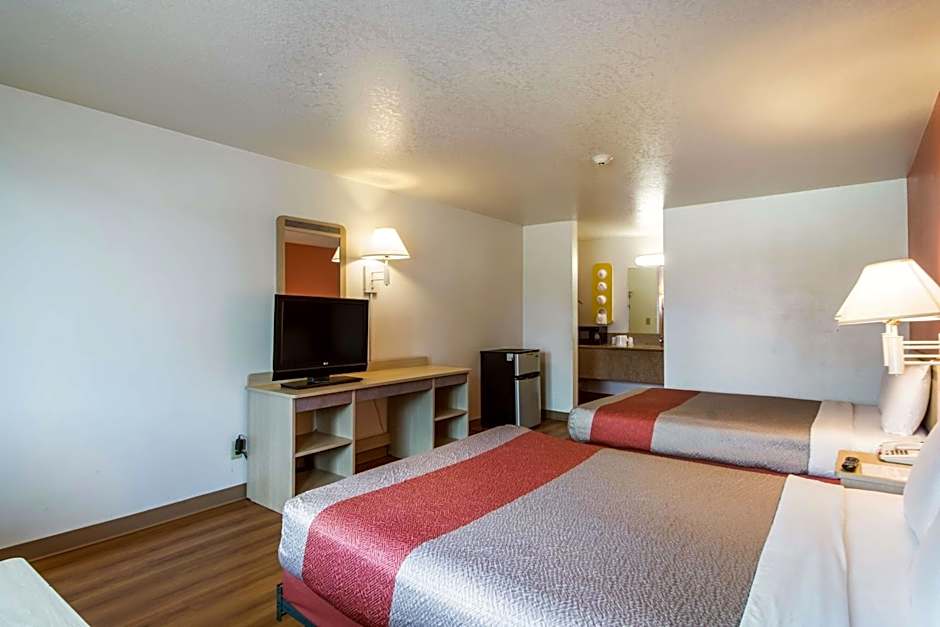 Motel 6-Vancouver, WA