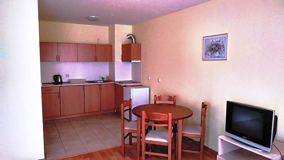 Darius Hotel – Sunny Beach, WY