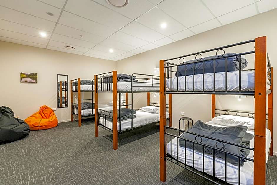 Rock Solid Backpackers Rotorua
