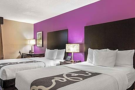 2 Double Beds Non-Smoking