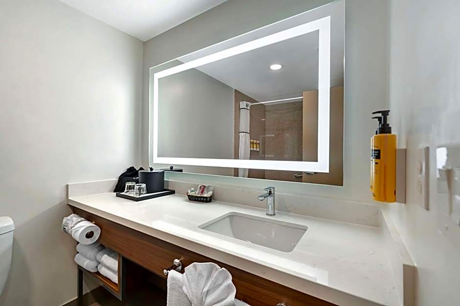 Best Western Plus Newport Mesa Inn