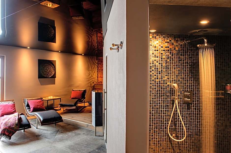 22 Summits Apartments