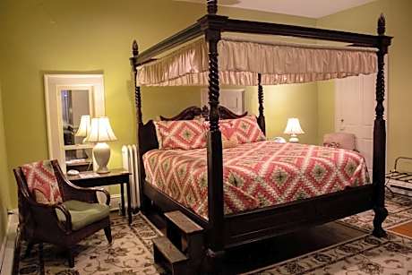 Irene Danner Suite (second floor)