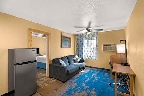 Queen Suite with Full Kitchen, Non-Smoking