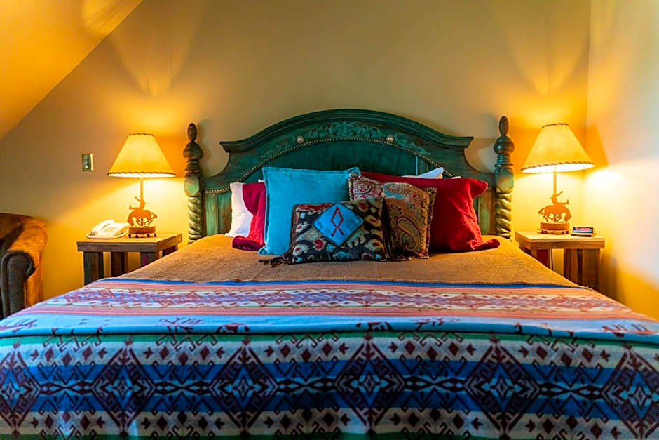 Sheridan Inn, B/W Signature Collection