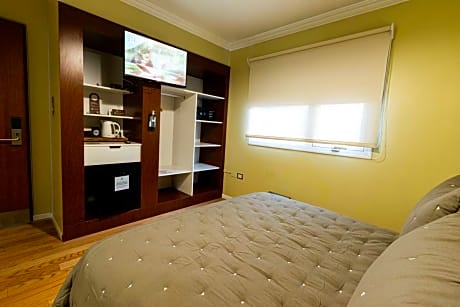 Small room with internal view