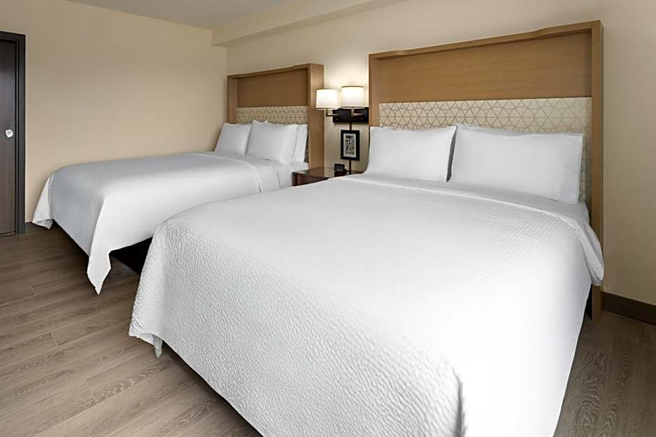 Holiday Inn & Suites Richmond West End by IHG