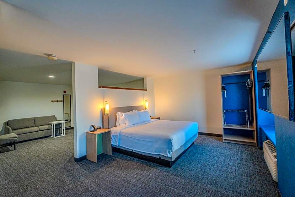Spark by Hilton Sterling Dulles Airport