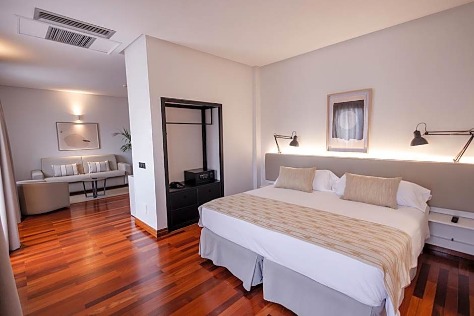 Photo 1 of 4 of Triple Room