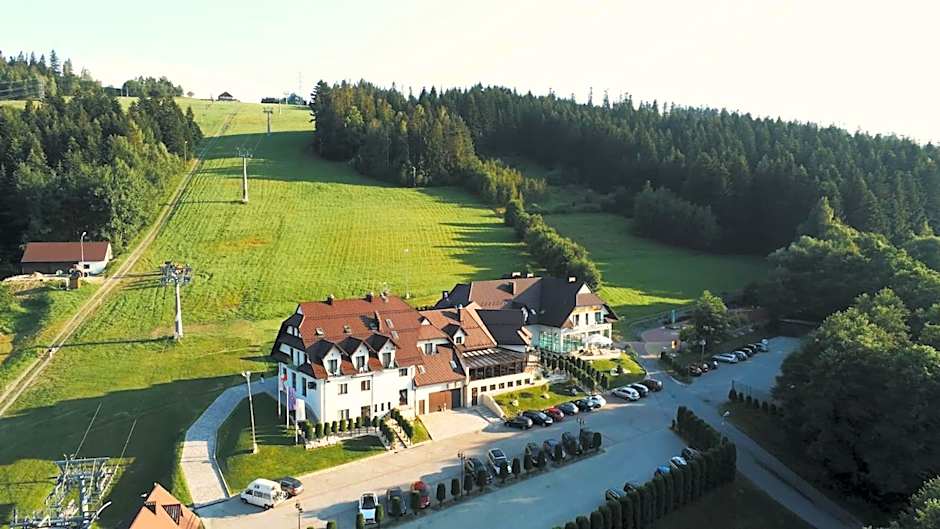 Hotel Kompleks Beskid z basenem i stokiem narciarskim - blisko Babiej Góry