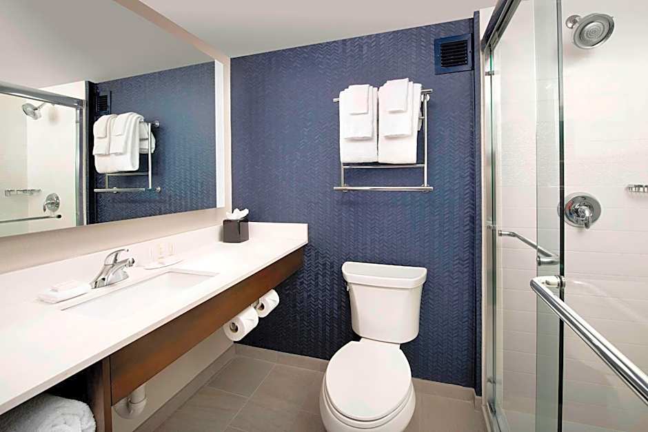 Fairfield Inn & Suites by Marriott Alexandria West/ Mark Center