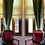 Tom Square Boutique Hotel