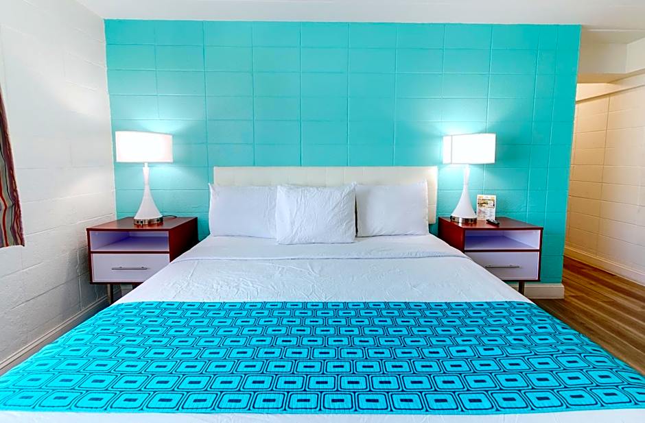 Howard Johnson by Wyndham Virginia Beach At The Beach