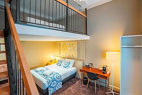 Mezzanine Family Room