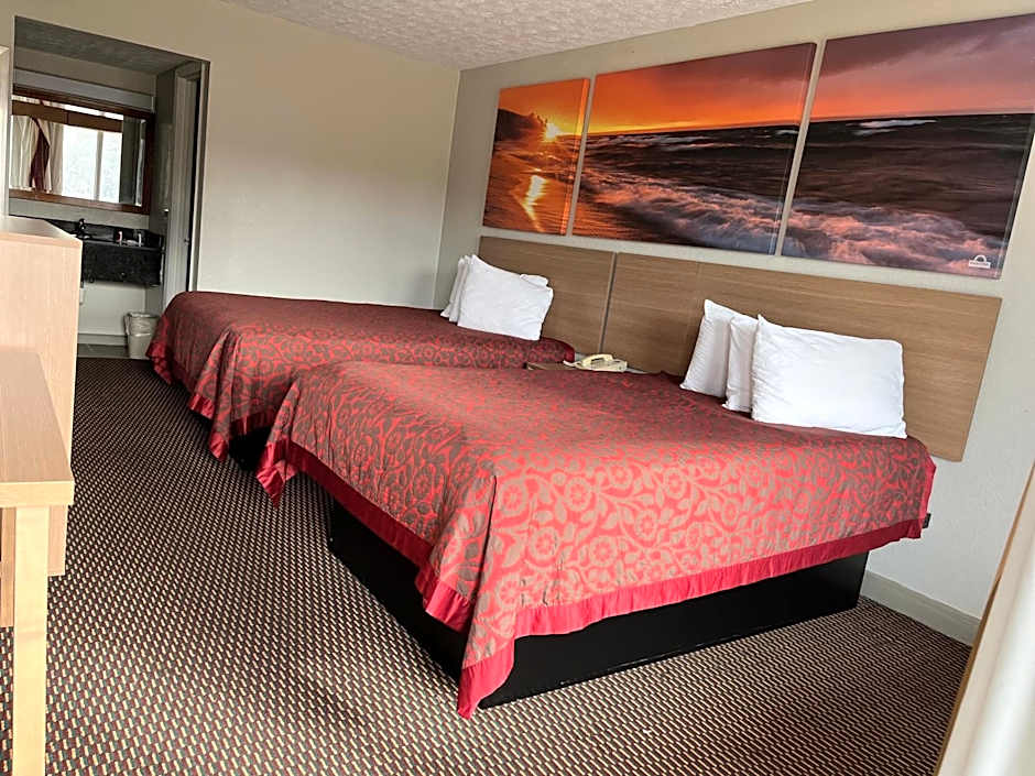 Days Inn & Suites by Wyndham Dayton North