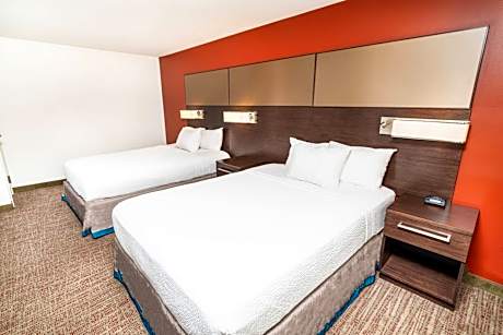 Studio, 2 Queen, Sofa bed