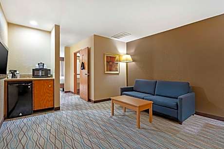 2 Queen Bed Suite Non Smoking